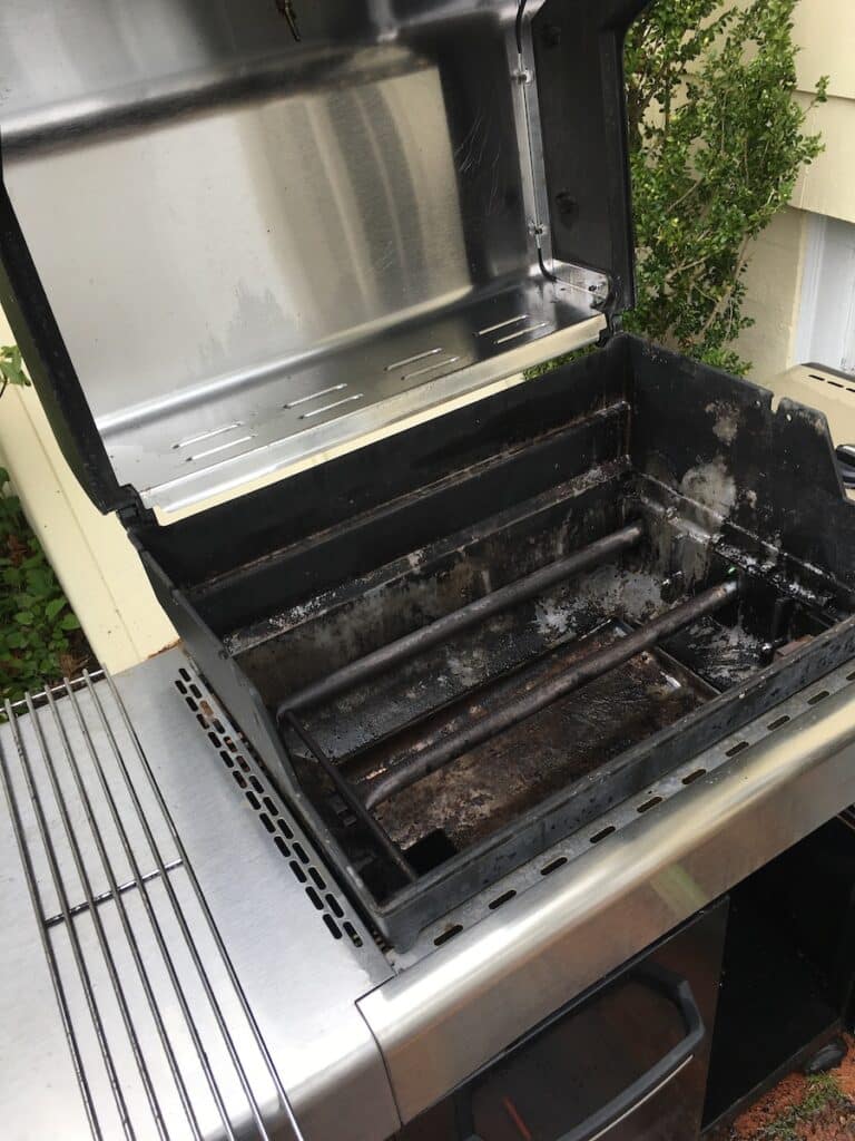 how to clean your dirty grill featured image